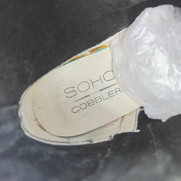 Soho Cobbler Suede Ankle Booties Black 7.5 - Picture 8 of 10